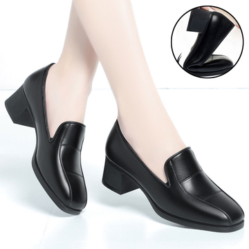 Zapatos de tacón medio a cuadros