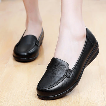 Zapatos de cuero sencillos